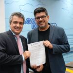 Vereador Landmark ao lado de Daniel, organizador do Fesmorena. Foto: Pedro Roque