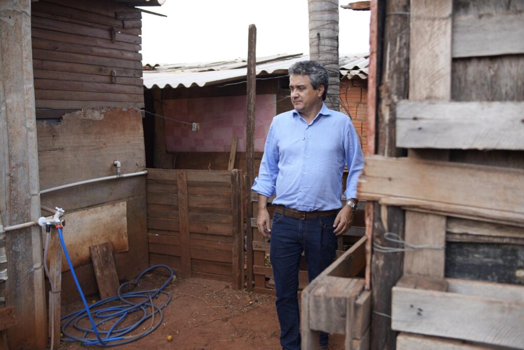 Vereador Landmark durante visita a uma das áres ocupadas em Campo Grande. Foto: Pedro Roque