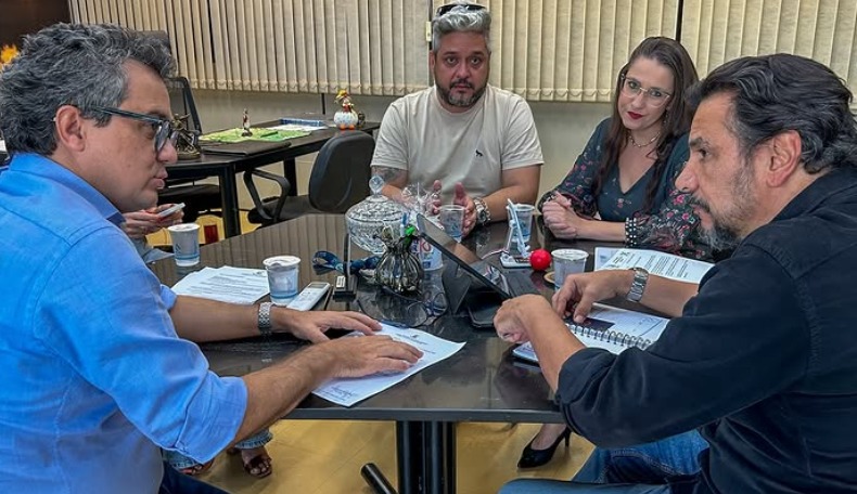 Vereador Landmar reunido com o secretário Marcelo Miranda e representantes da Feira São Bento. Foto: Assessoria