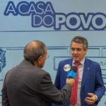 A convite de Landmark, moradora expõe problemas do Nova Campo Grande e vereador reforça compromisso