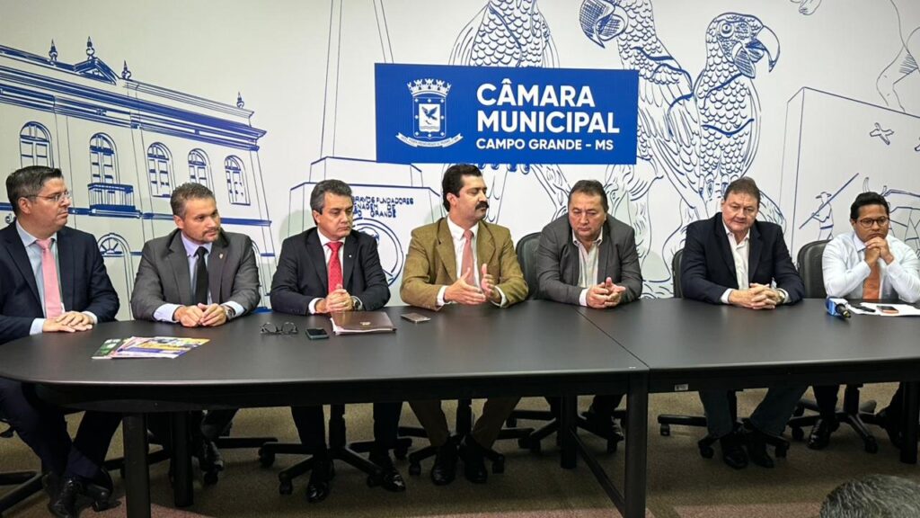 Landmark junto com a comissão de Obras da Câmara durante reunião nesta quinta. Foto: Pedro Roque