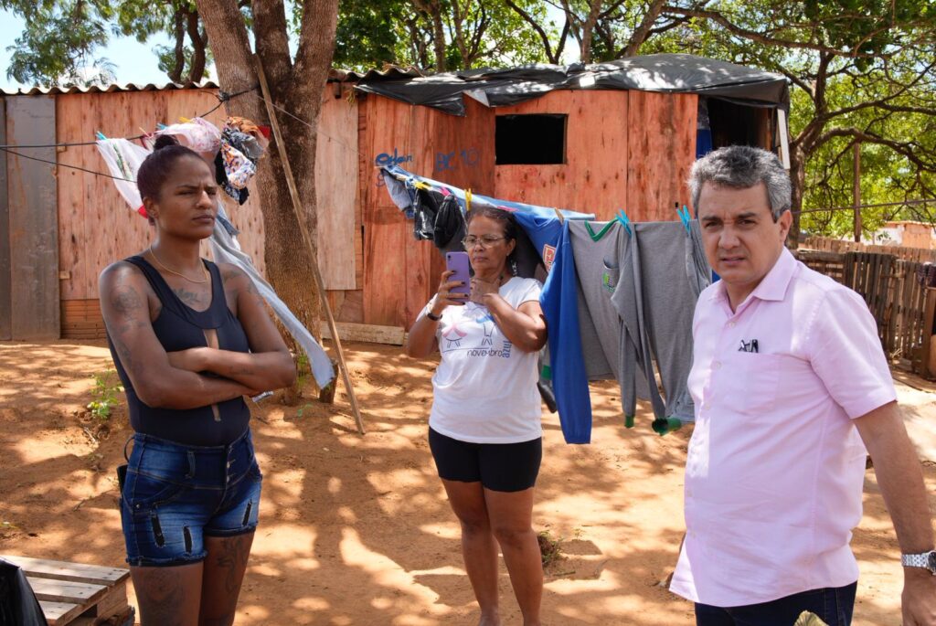 Vereador Landmark durante visita a comunidades de Campo Grande. Foto: Pedro Roque