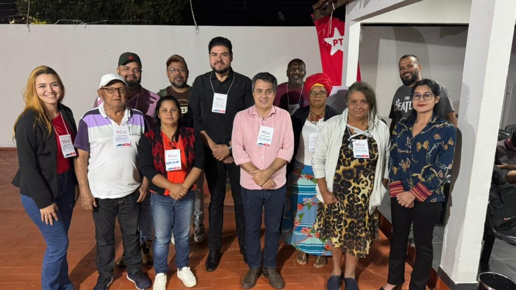 Vereador acompanhou eleição de Julio Trajano (de preto atrás do veredor). Foto: Pedro Roque