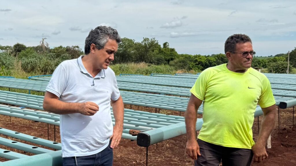 Vereador Landmark durante visita à comunidade quilombola Chácara dos Buritis. Foto: Pedro Roque