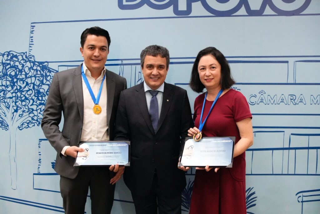 Landmark homenageou os médicos Silvia e Renato. Foto: Pedro Roque