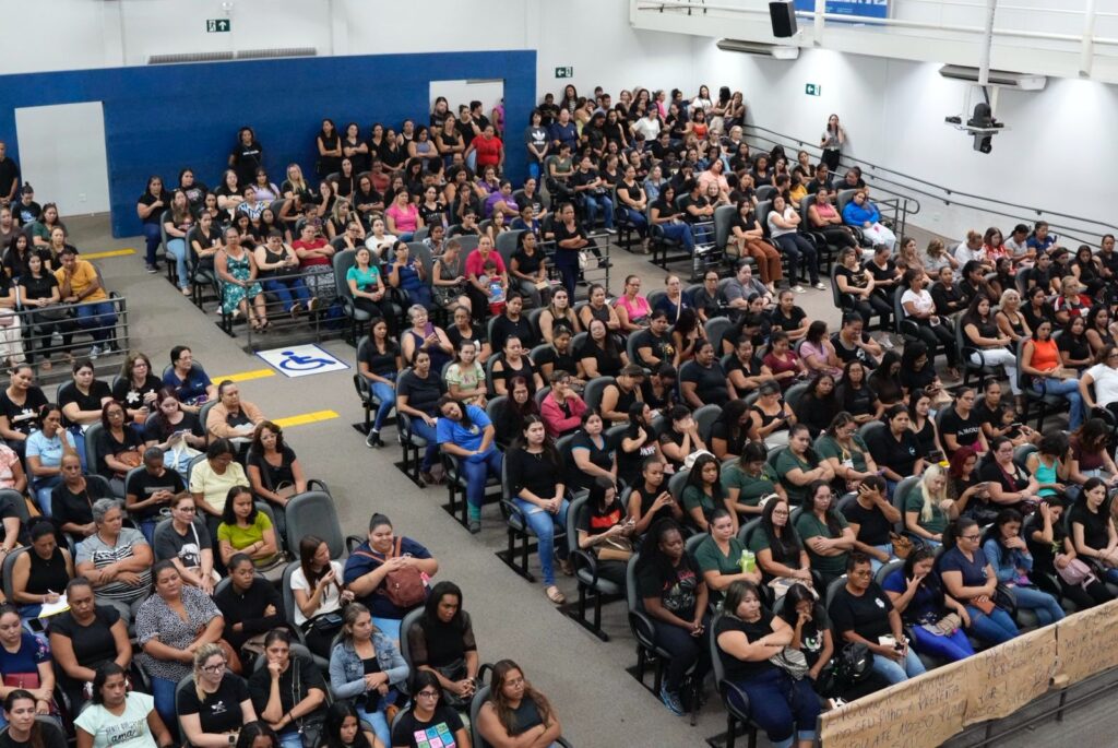 Assistentes lotaram plenário durante audiência nesta sexta-feira. Foto: Pedro Roque
