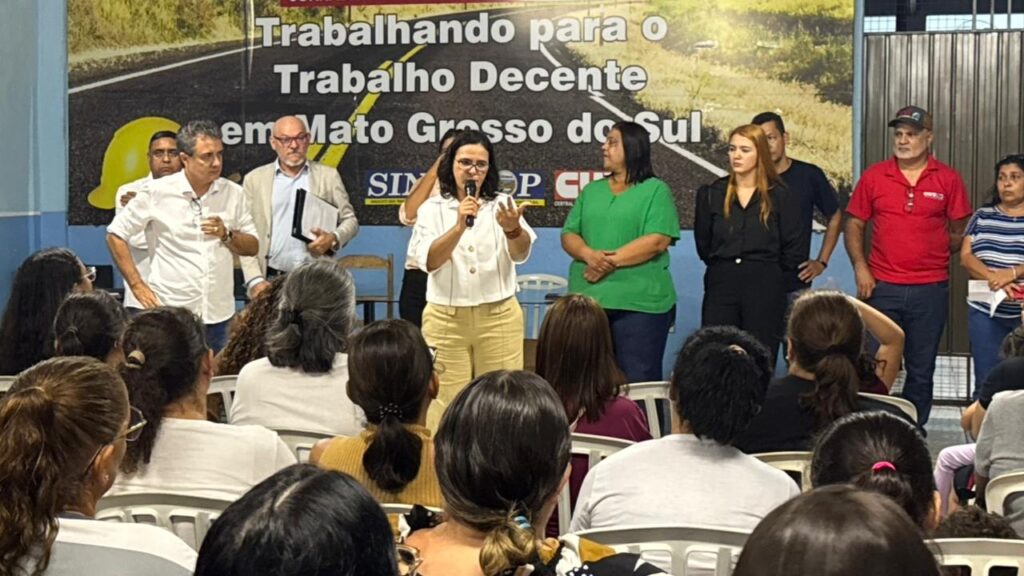 Deputada Gleice Jane durante sua fala na assembleia. Foto: Pedro Roque