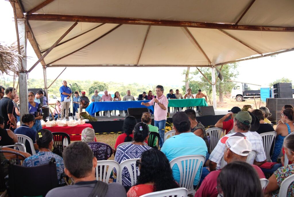 Vereador durante participação do evento de entrega de títulos. Foto: Pedro Roque