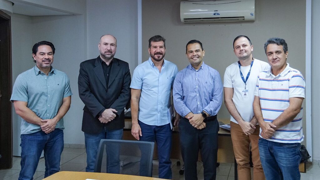Autoridades reunidas na manhã desta sexta-feira (06). Foto: Pedro Roque