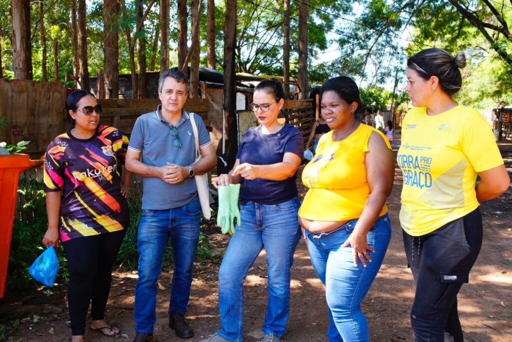 Vereador ao lado da deputada estadual Gleice Jane, que este na Cidade dos Anjos. Foto: Pedro Roque