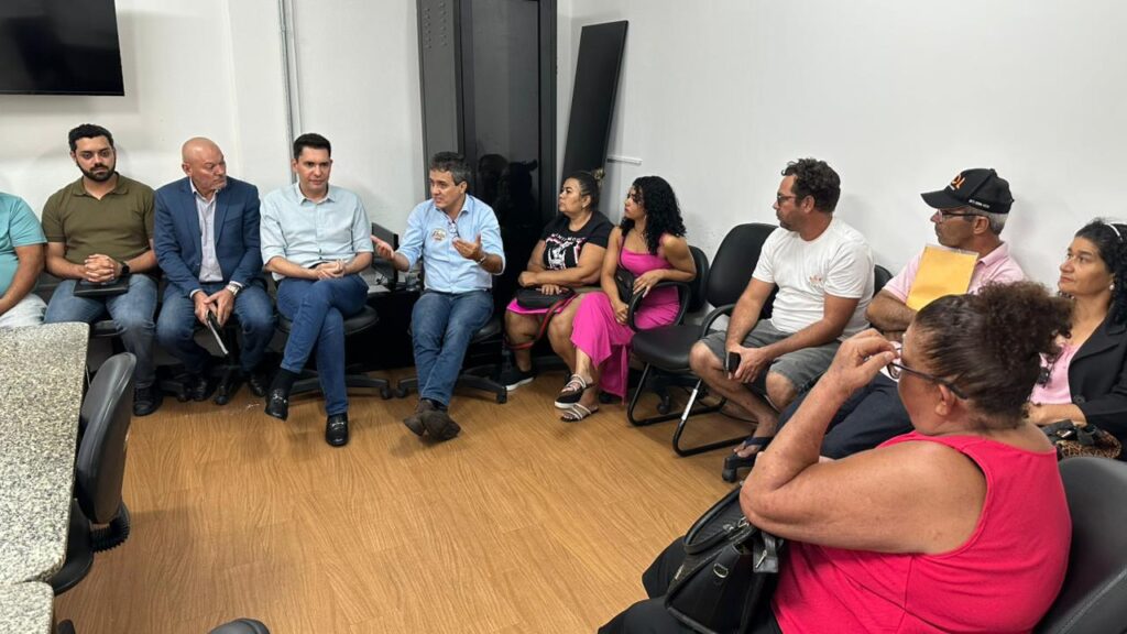 Reunião foi realizada na tarde desta quinta-feira, na Emha. Foto: Pedro Roque