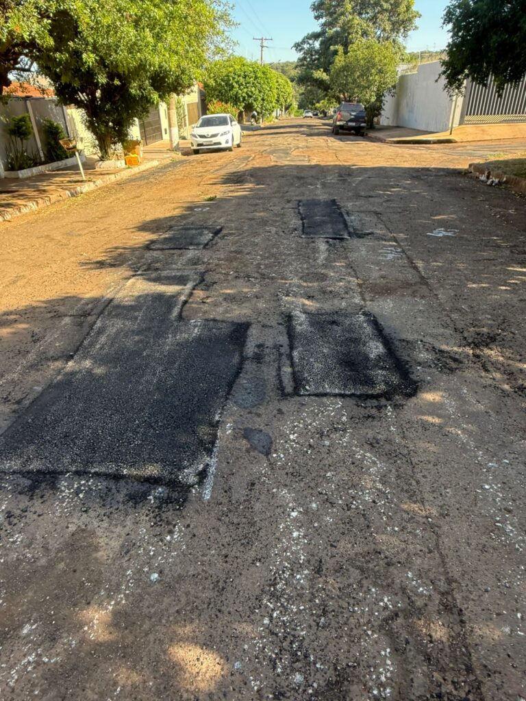Sisep realiza tapa-buracos na Rua Galo da Serra. Foto: Divulgação