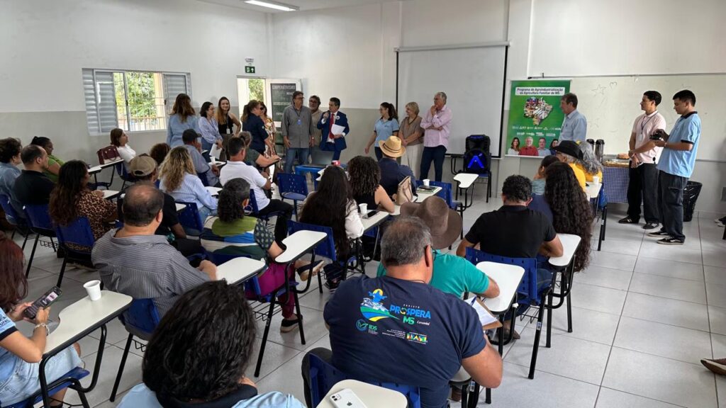 Produtores participaram de reunião com o vereador nesta quinta-feira. Foto: Pedro Roque