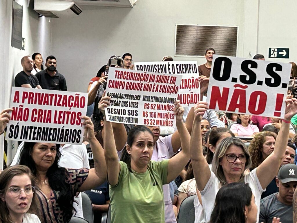 Servidores e usuários lotaram Câmara contra projeto. Foto: Renan Nucci