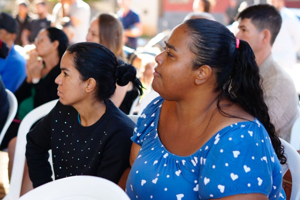 Moradora da comunidade há cerca de nove anos, Ivonete comemorou os investimentos anunciados para o bairro. Foto: Pedro Roque