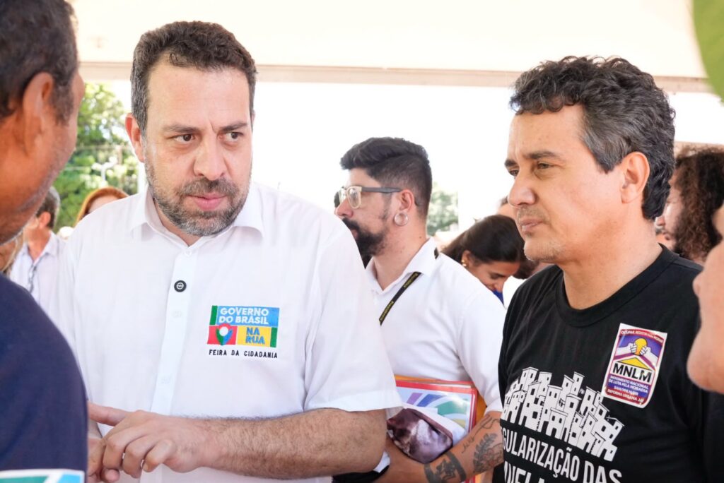 Vereador Landmark articula com ministro Boulos durante evento em Campo Grande. Foto: Pedro Roque