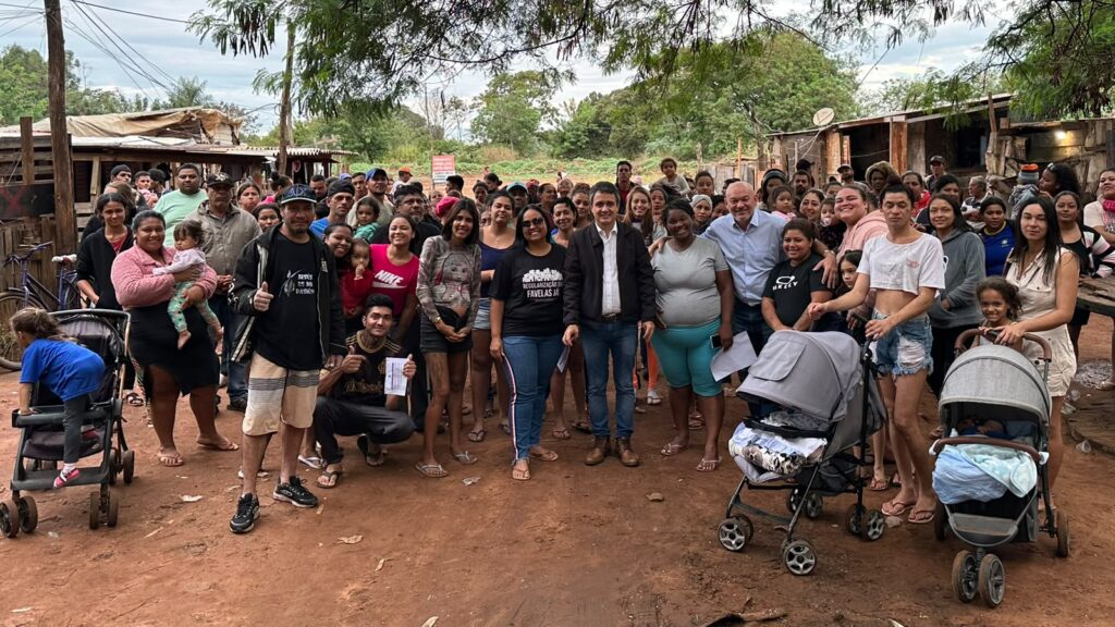 Vereador foi pessoalmente à Cidade dos Anjos entregar as boas notícias. Foto: Pedro Roque