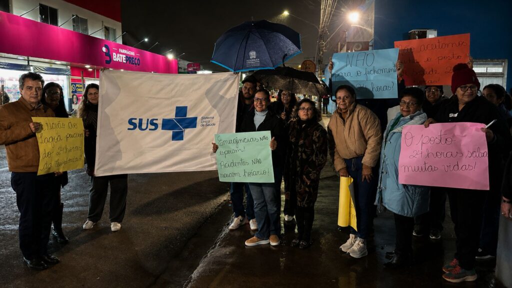 Vereador Landmark participou de protesto com moradores da Coophavilla II. Foto: Pedro Roque